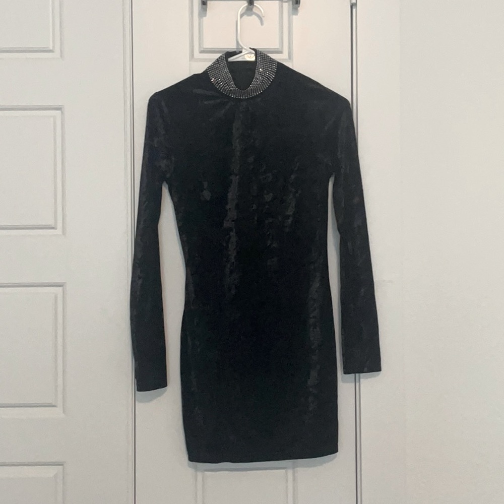 Forever 21 Small Black Velvet Choker Dress